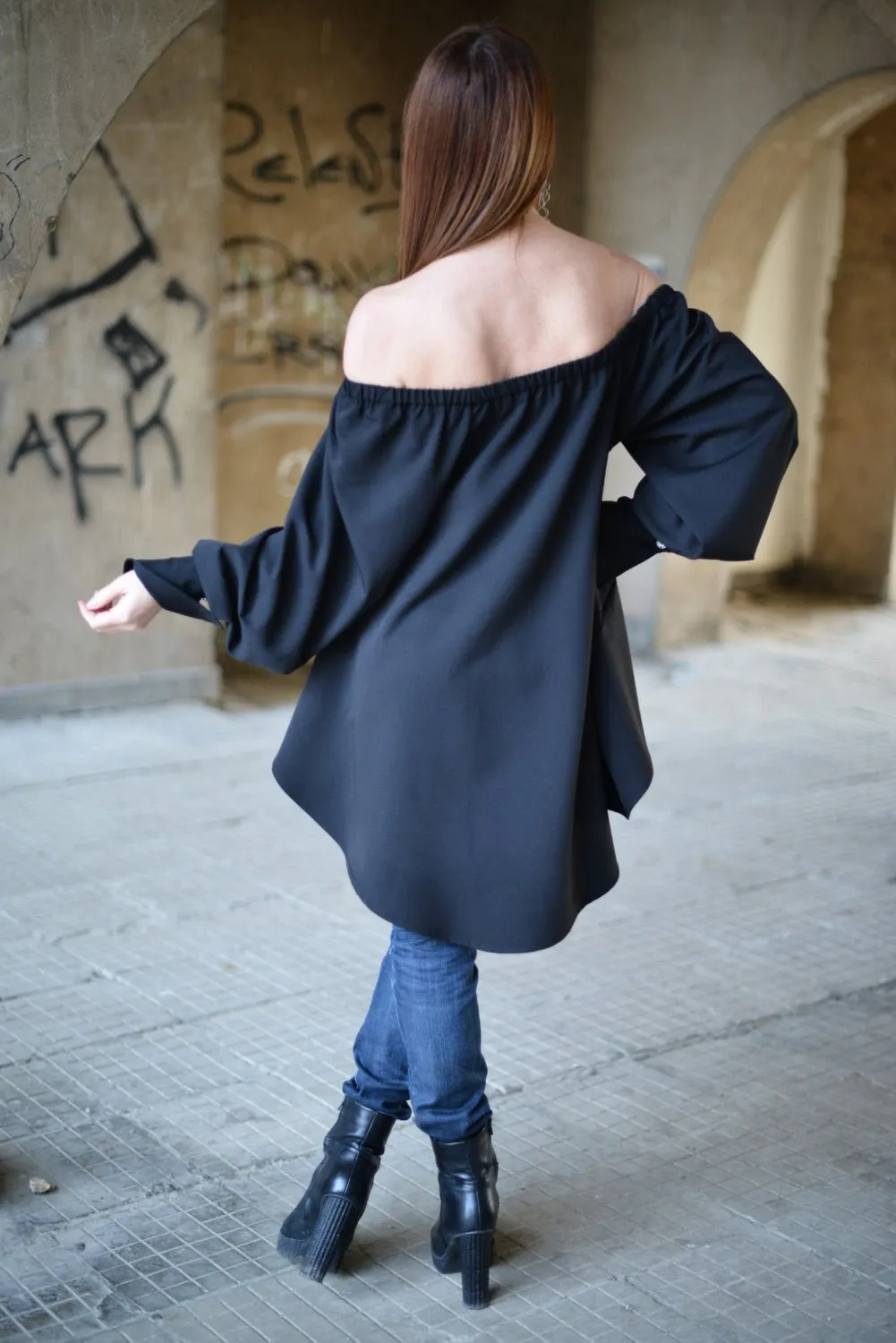 Black off shoulder Tunic Felicia