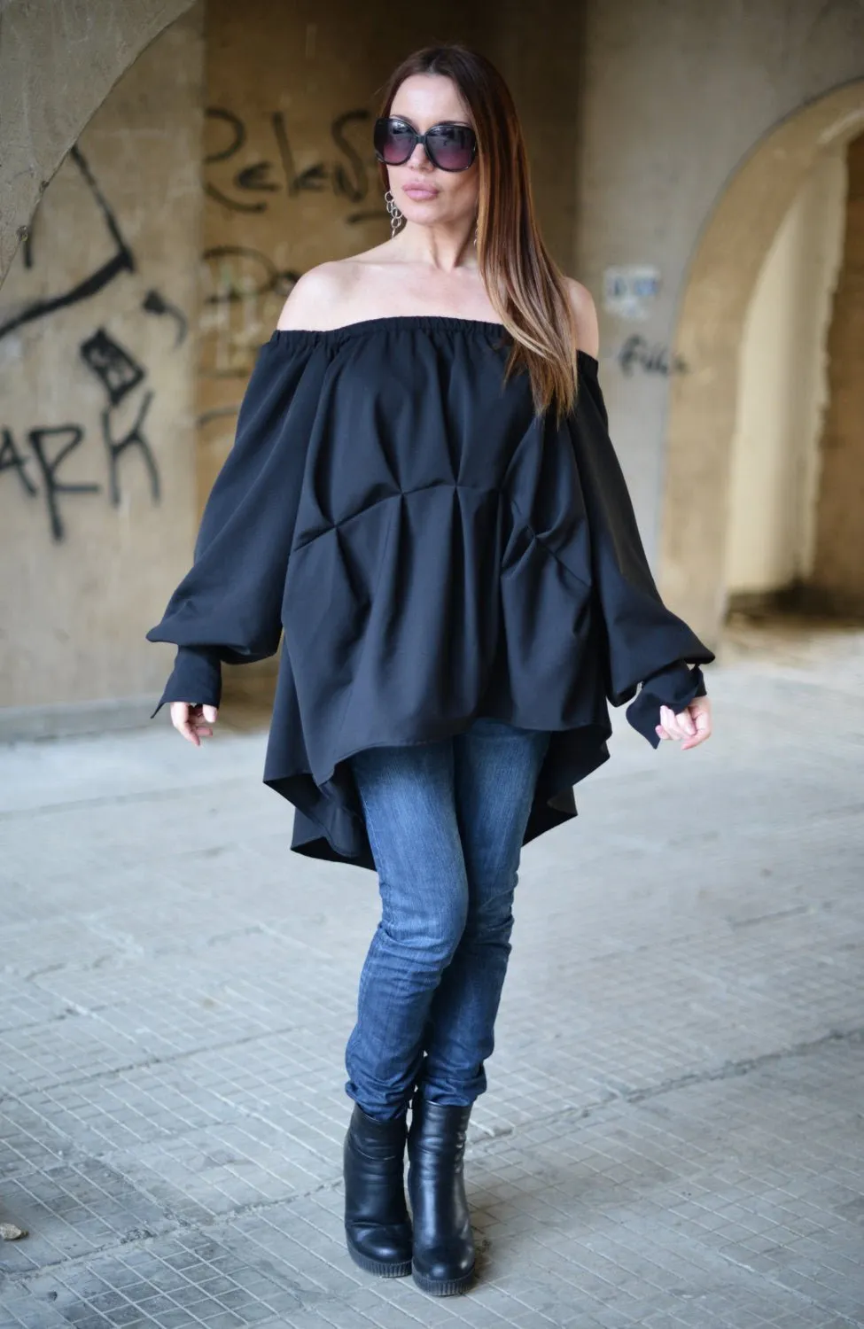 Black off shoulder Tunic Felicia