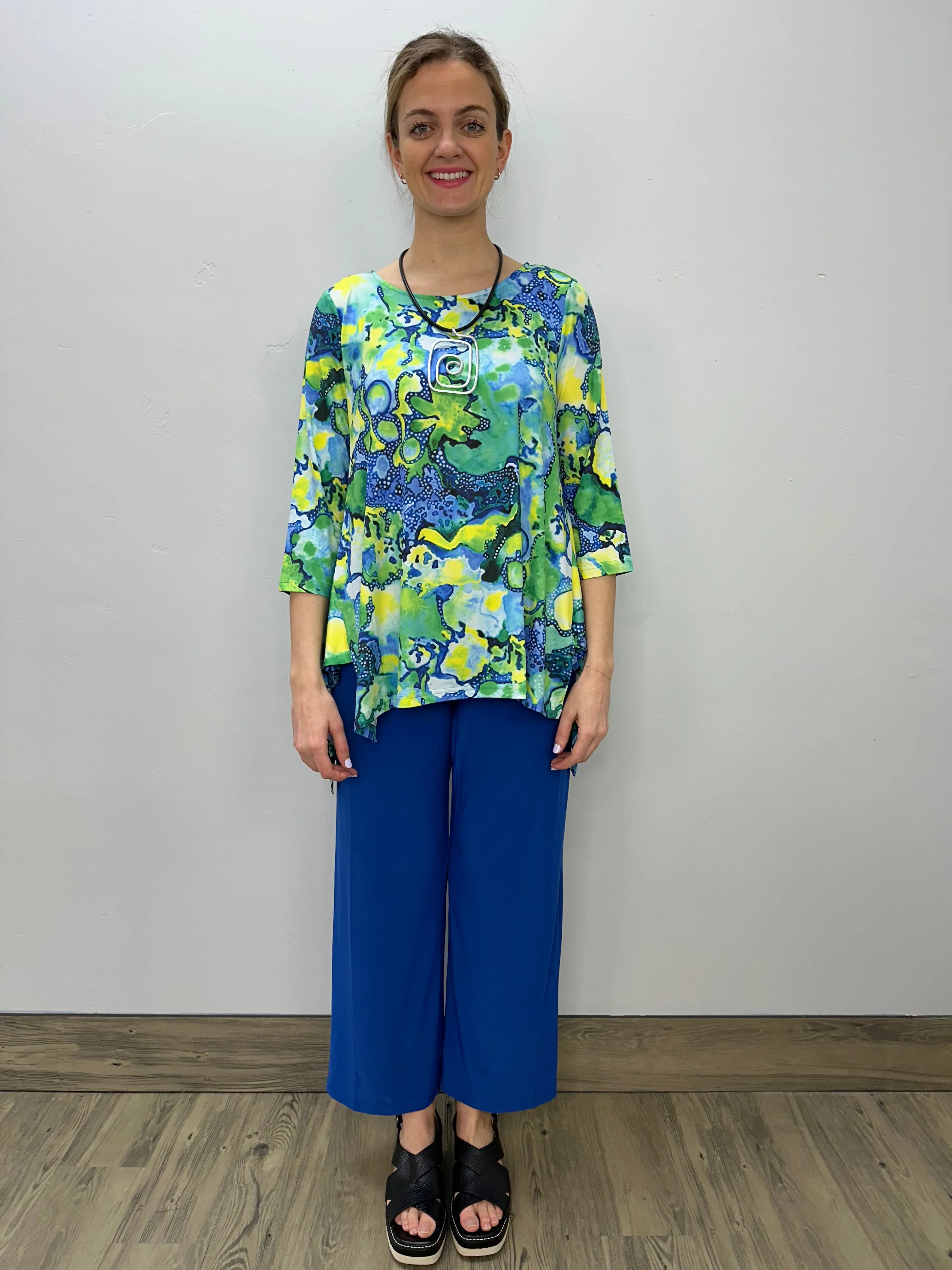 Green and Blue Pattern 3/4 Sleeve Shark-bite Tunic