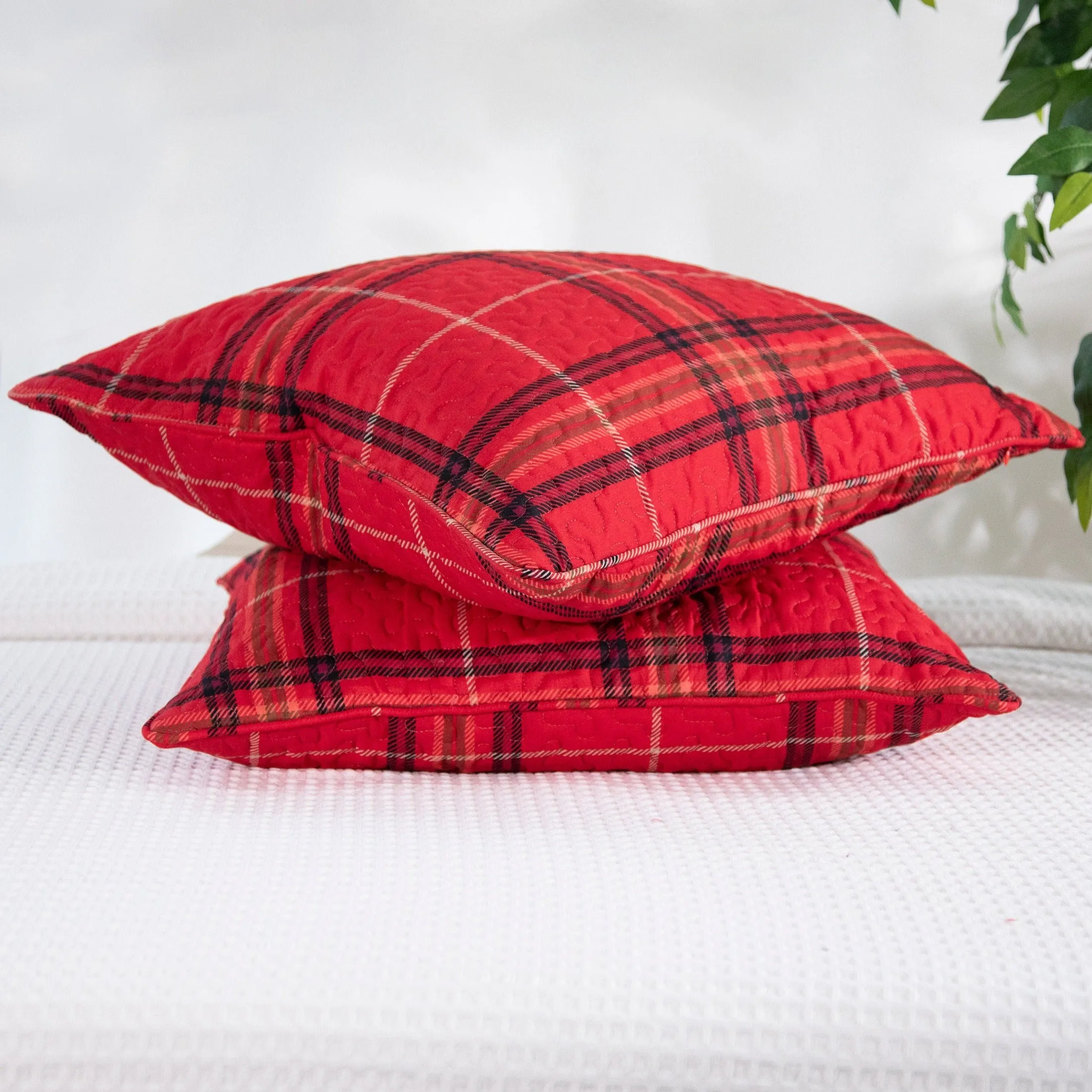 Vilano Plaid Quilted Sham Covers