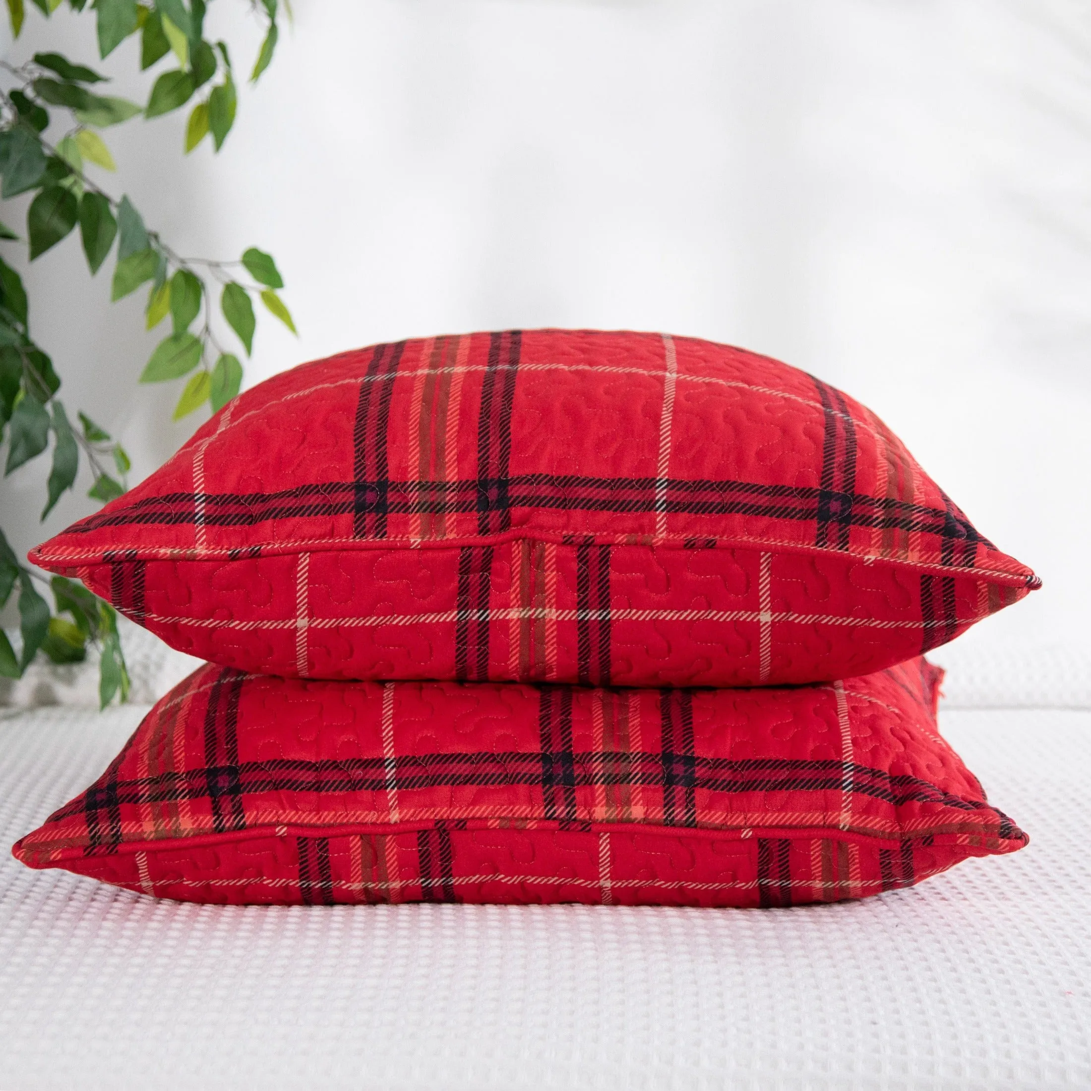 Vilano Plaid Quilted Sham Covers