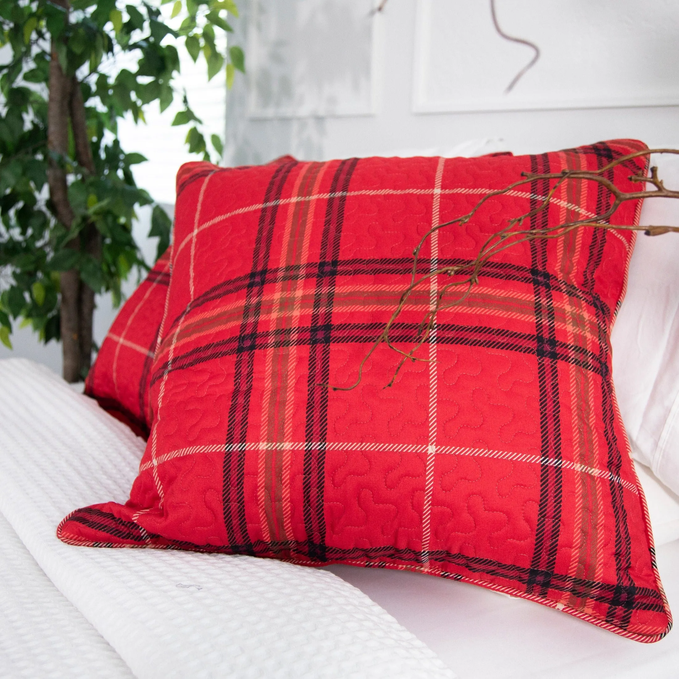 Vilano Plaid Quilted Sham Covers